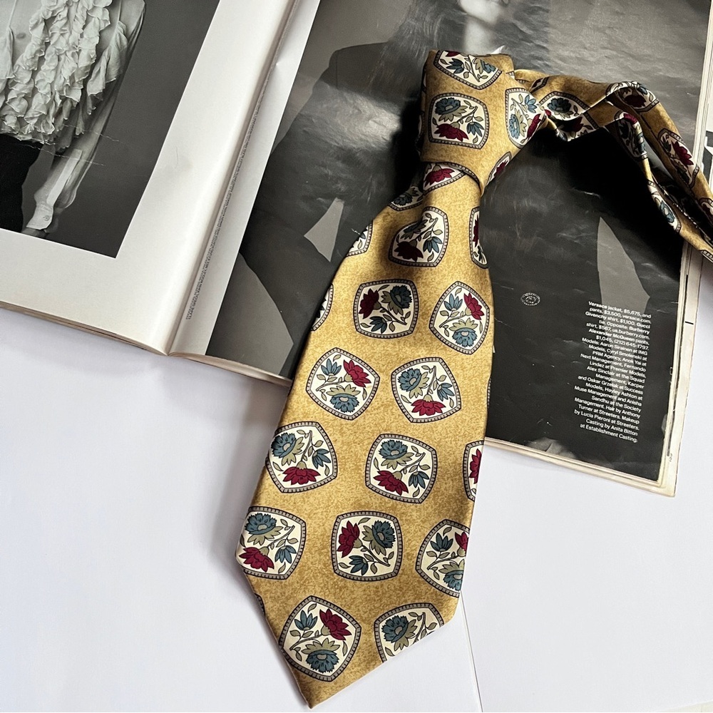 Oscar De La Renta Couture Gold Silk Velour No. 44 Floral Men’s Designer Neck Tie